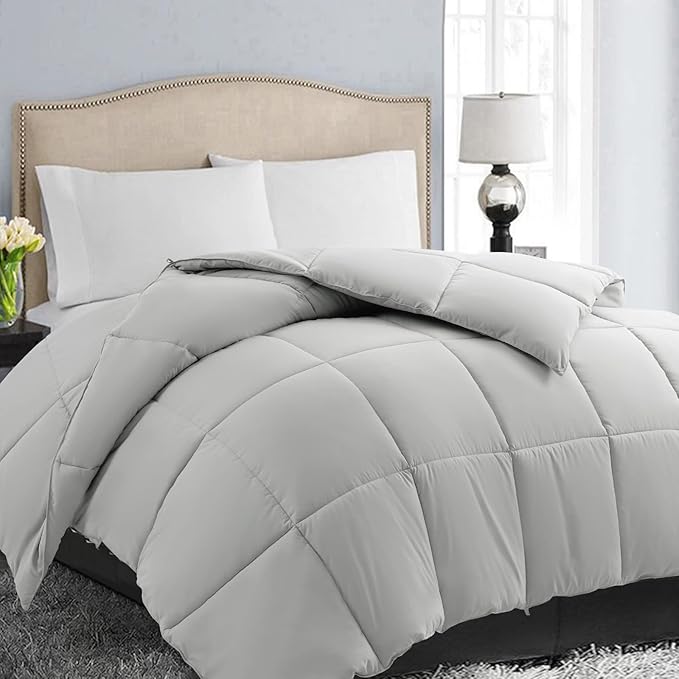 EASELAND King Size Down Alternative Comforter by EASELAND