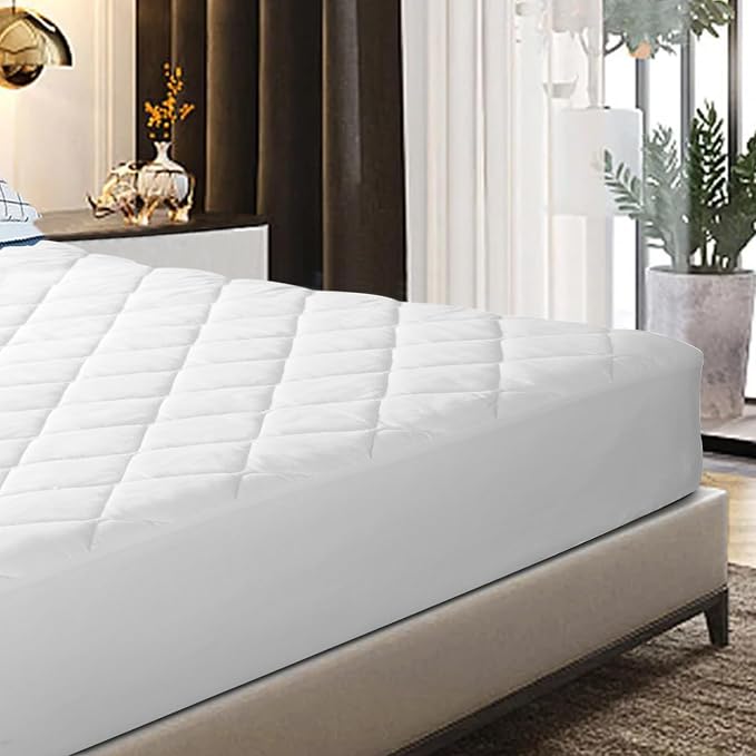 EIUE Quilted Mattress Pad by EIUE