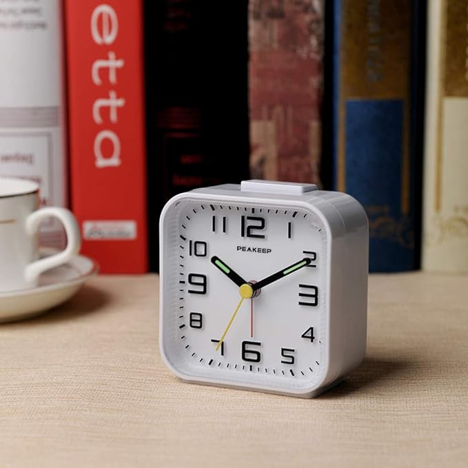 Peakeep 3D Numbers No Tick-Tock Analog Alarm Clock - Image 4