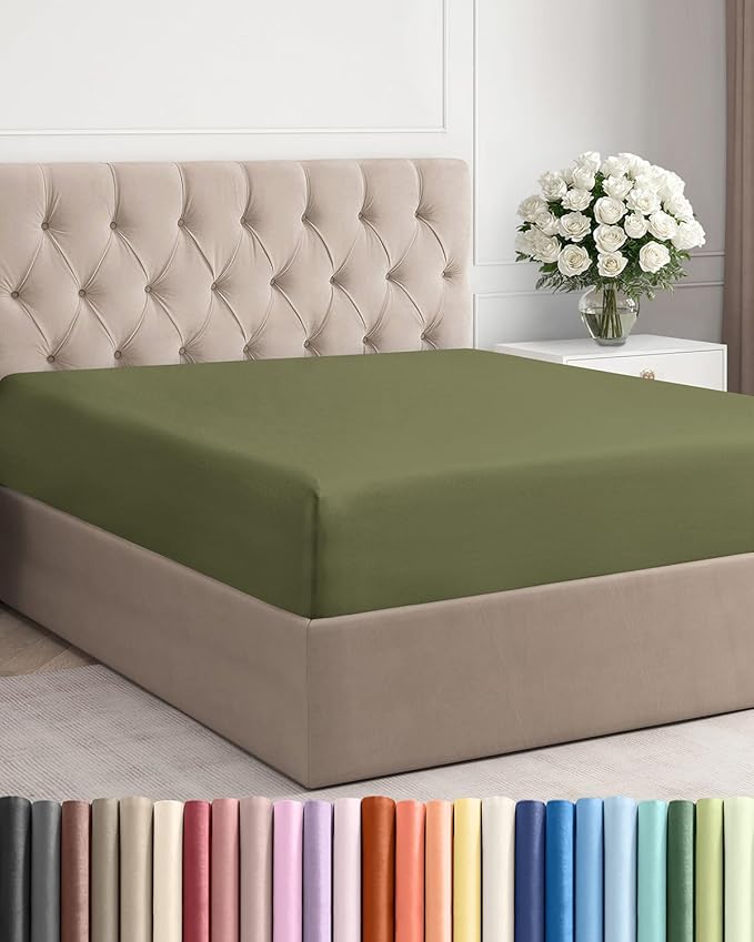 King Fitted Bed Sheet by CGKUnlimited