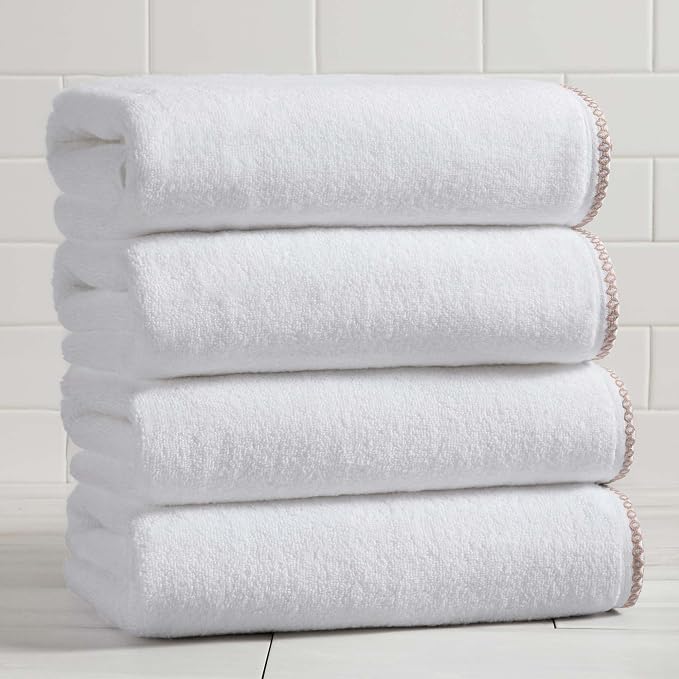 Great Bay Home White/Rosewood Bath Towel Set by GreatBayHome