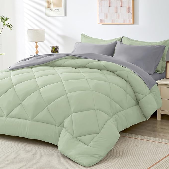 HEVUMYI Queen Comforter Set by HEVUMYI
