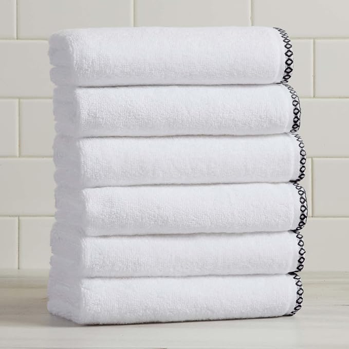 Great Bay Home Black/White Hand Towel Set by GreatBayHome