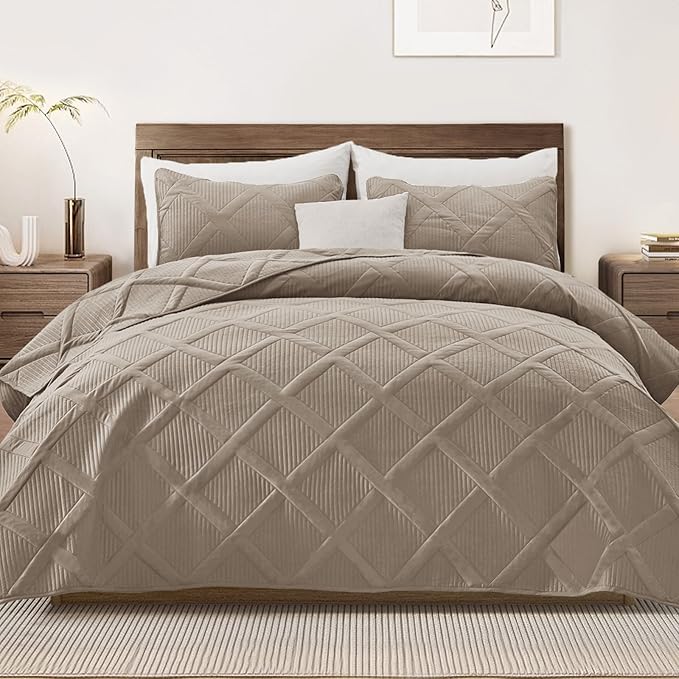Exclusivo Mezcla Twin Size Quilt Set by ExclusivoMezcla