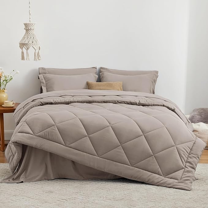 Love's Cabin King Size Comforter Set - Image 2