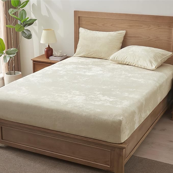 BEDELITE Velvet Fitted Sheet and Pillowcases Set, Luxury Soft Fuzzy Bottom Sheet - Image 6