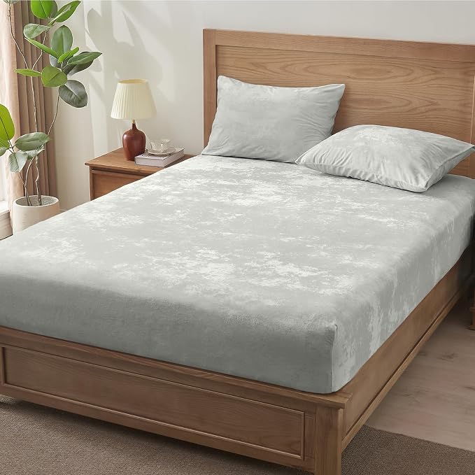 BEDELITE Velvet Fitted Sheet and Pillowcase Set, Luxury Soft Fuzzy Bottom Sheet - Image 6