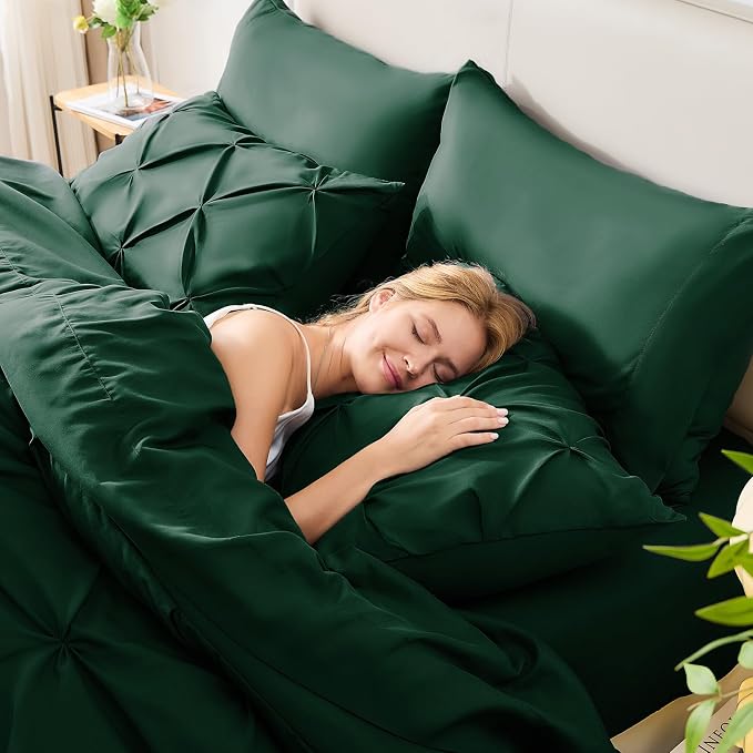HIMEET Pintuck Bed in a Bag, 7 Pieces Queen Size Comforter Set Emerald Green - Image 7