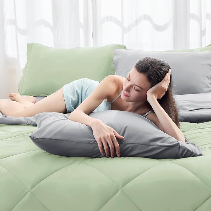 HEVUMYI Queen Comforter Set - Image 6
