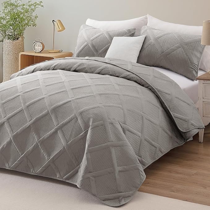 Exclusivo Mezcla Quilt Set Twin Size, 2 Pieces Light Grey Twin Quilt Bedding Set - Image 2