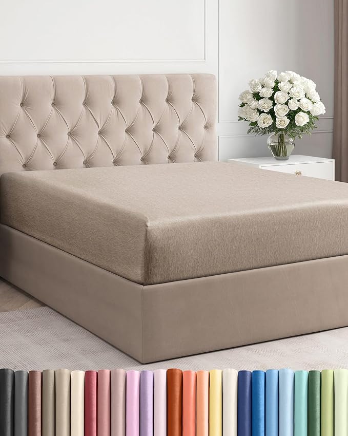Queen Fitted Bed Sheet by CGKUnlimited