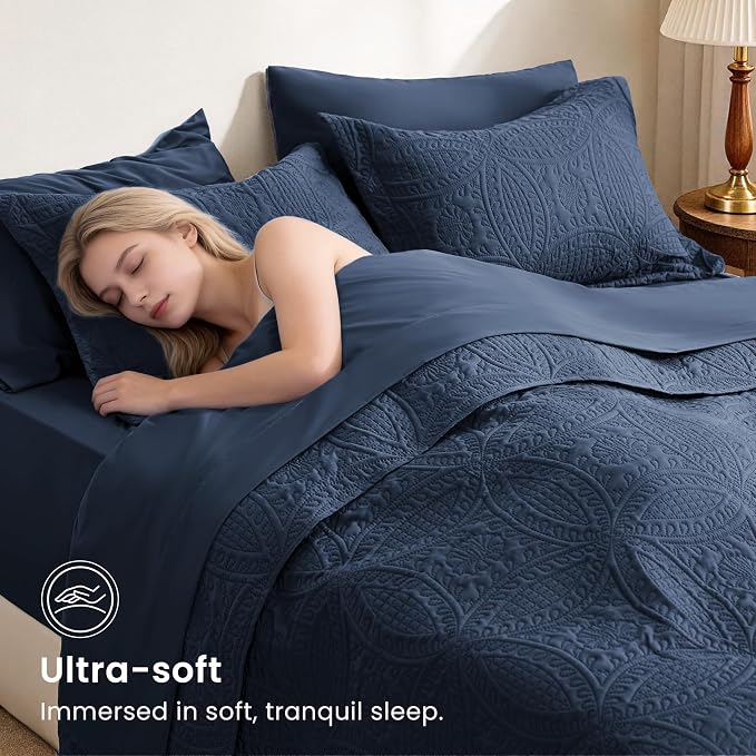 Love's cabin Queen Quilt Set Navy, Bed in a Bag Queen Size Bedding 7 Pieces - Image 4