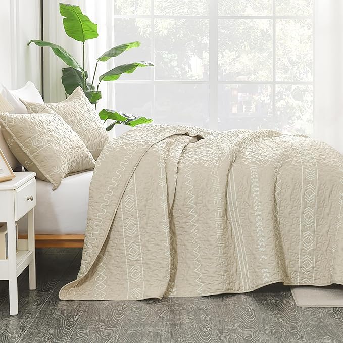 Andency Beige Twin Quilt Set, 2 Pieces Boho Lightweight Soft Striped Bedspread - Image 3