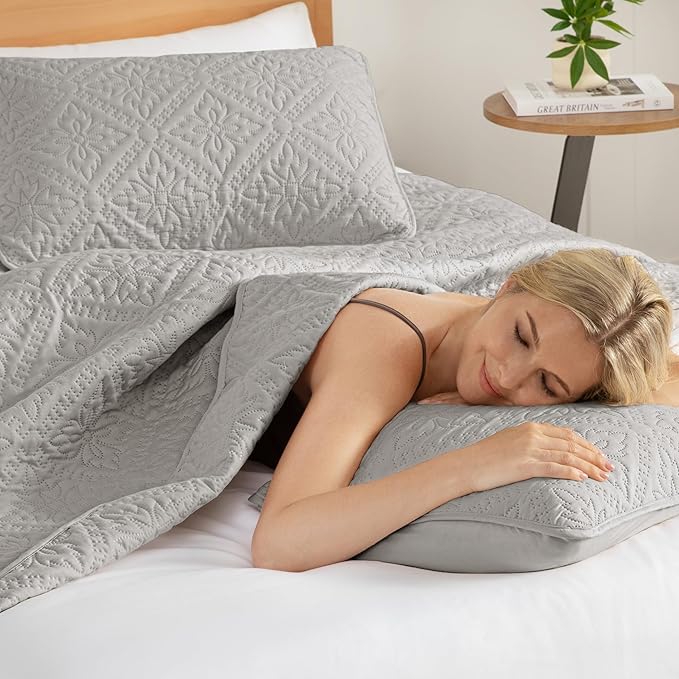 Exclusivo Mezcla King Quilt Bedding Set, Lightweight Soft Bedspreads Coverlets - Image 4