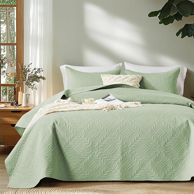 FLYMME Twin Quilt Set, Sage Green Lightweight Bedspreads, Vintage Olive Leaf by FLYMME