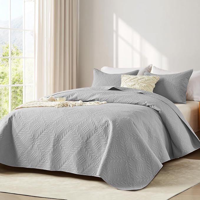 FLYMME Quilt King Size, Lightweight Light Gray Bedspreads, Vintage Olive Leaf - Image 2