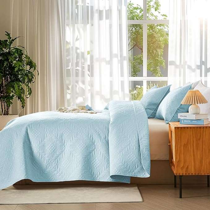 FLYMME Quilt King Size, Lightweight Sky Blue Bedspreads, Vintage Olive Leaf - Image 3