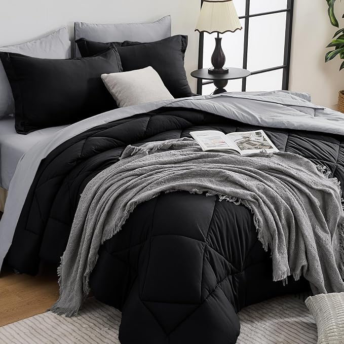 HEVUMYI Twin-XL Comforter Set by HEVUMYI