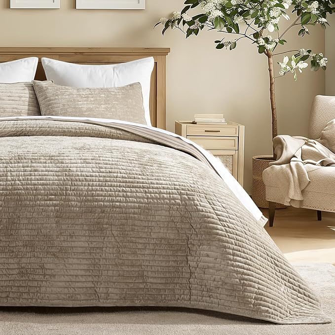 EVERGRACE Velvet Quilt Set California King 118'' x 106'', Luxurious Soft - Image 7