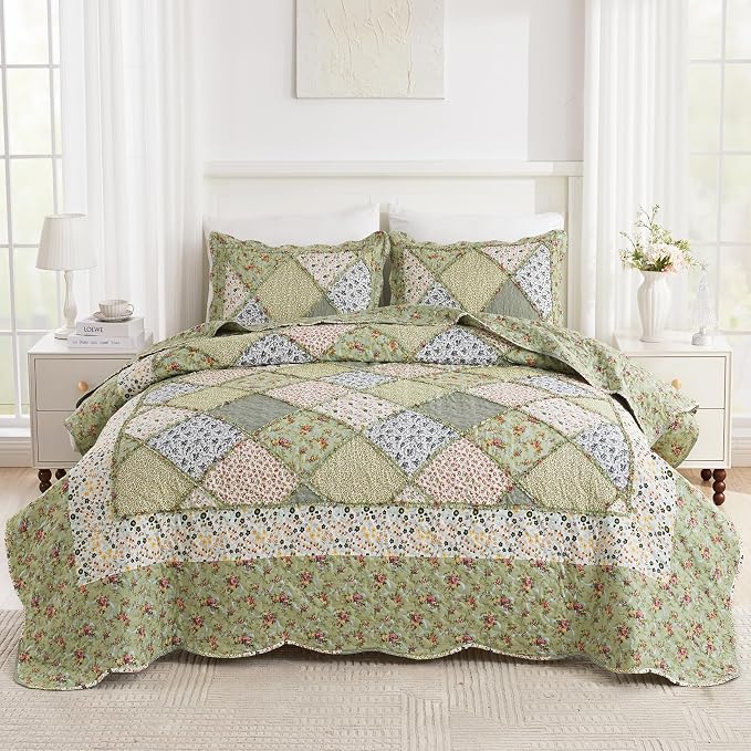 VIVILINEN Green Floral Patchwork Quilt Set 132x120 Alaska King Size Bedding Set - Image 2