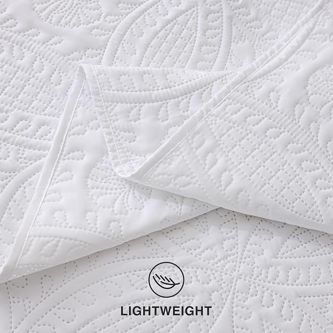 Love's cabin Queen Quilt Set White, Bed in a Bag Queen Size Bedding 7 Pieces - Image 9