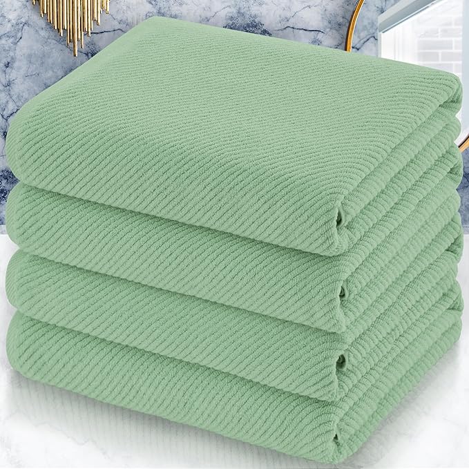 VOOVA & MOVAS Green Bath Towels by VOOVAMOVAS