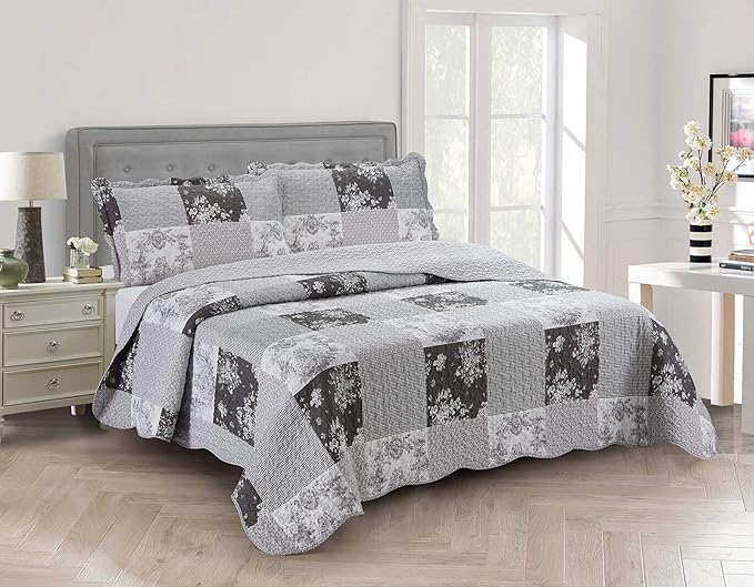 Brilliant Sunshine Grey Toile Floral Patchwork, 3-Piece Quilt Set by BrilliantSunshine