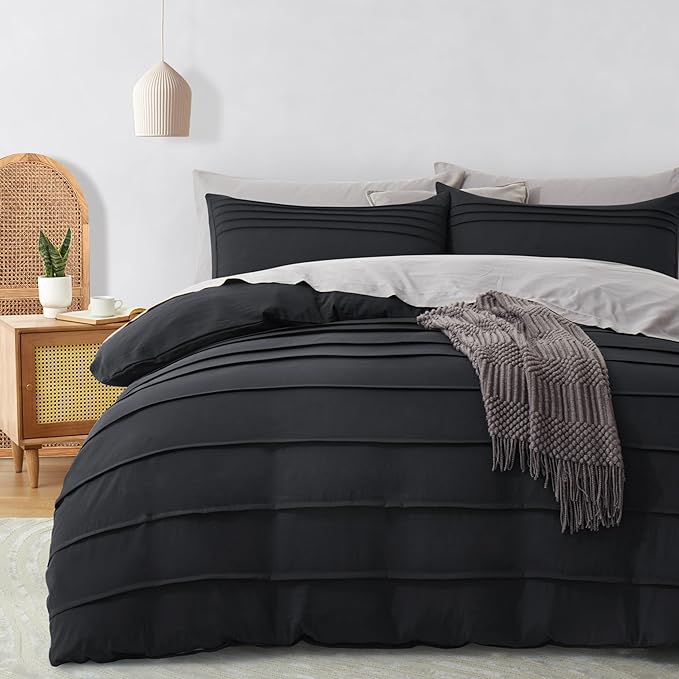 Oli Anderson Black Duvet Cover Queen Size by OliAnderson