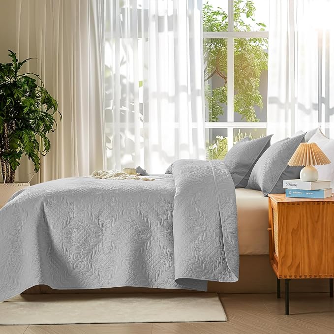 FLYMME Twin Quilt Set, Light Gray Lightweight Bedspreads, Vintage Olive Leaf - Image 3