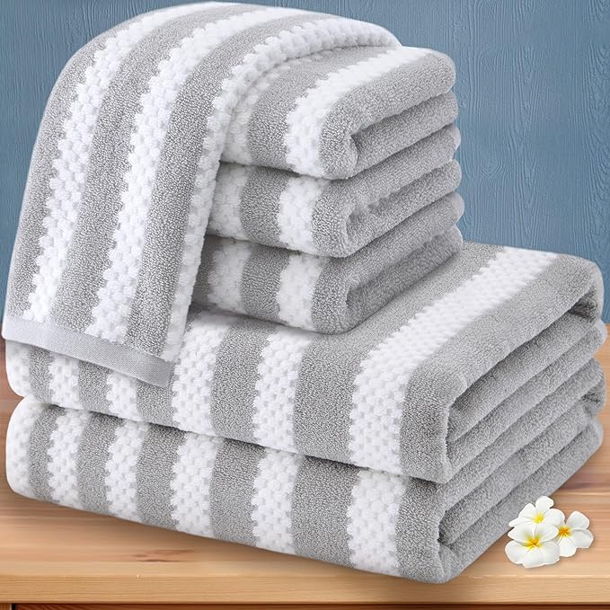 Gray and White Towels, 4 Hand 16"x27", 2 Bath 28"x52" by VOOVAMOVAS