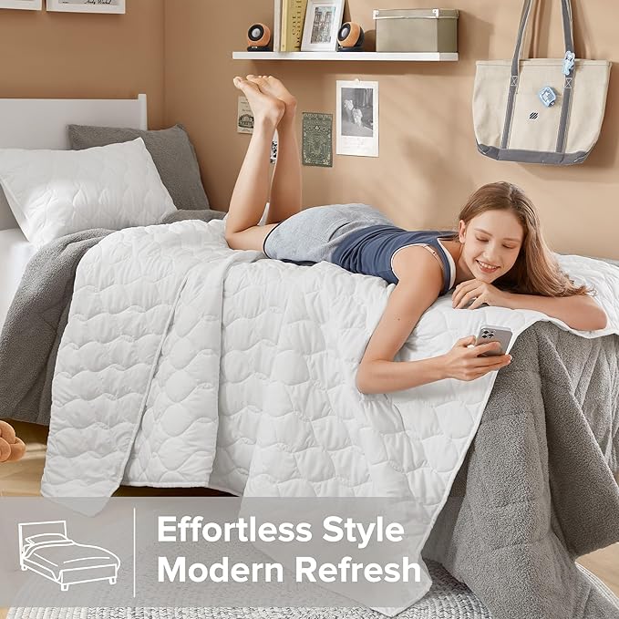 Comfort Spaces Twin Quilt Set Modern Reversible Ogee Coverlet Twin Bedding Set - Image 2