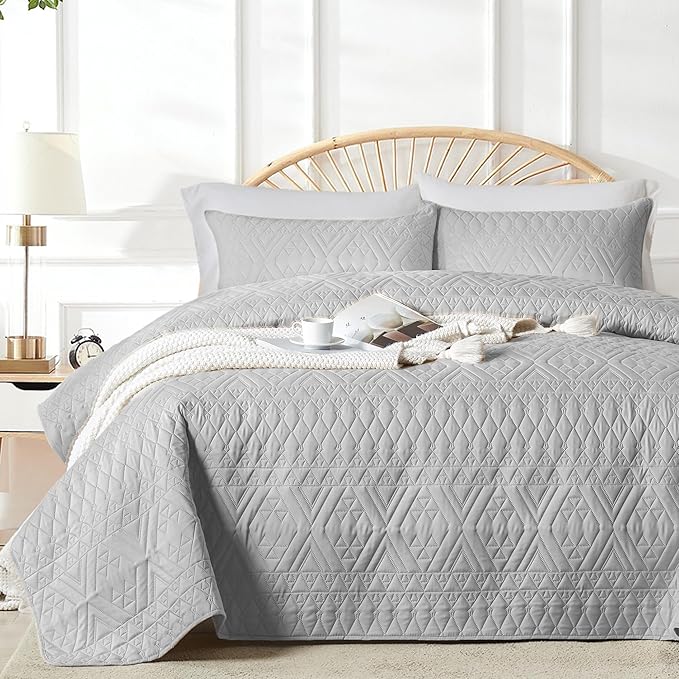 akkialla Full/Queen Size Quilt Bedding Set, Light Grey Lightweight Microfiber by akkialla
