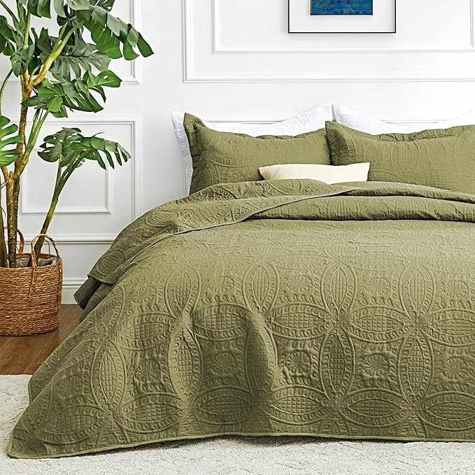 Love's cabin Oversized King Size Quilt Bedding Set Green Bedspreads by Lovescabin