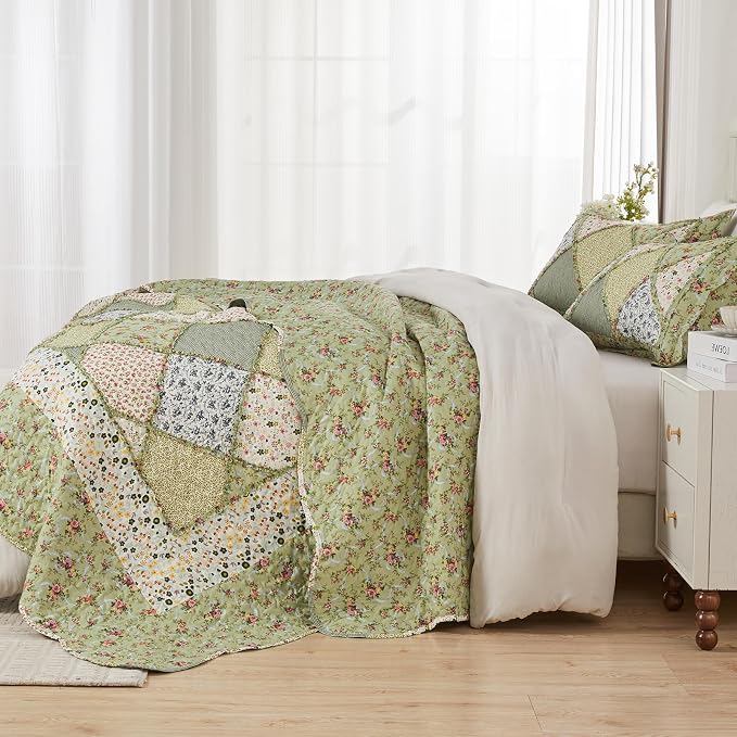 VIVILINEN Green Floral Patchwork Quilt Set 132x120 Alaska King Size Bedding Set - Image 4