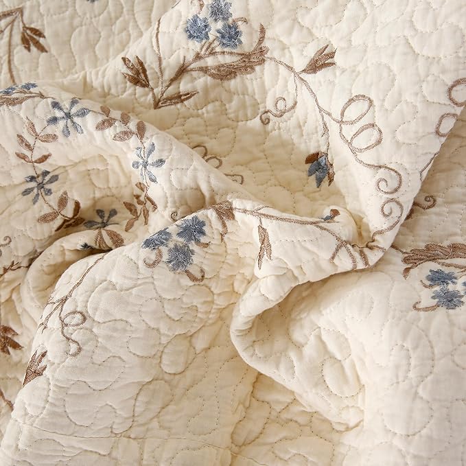 Quilt Set Blue Floral 3D Embroidery Pattern 3 PCS 100% Cotton Reversible - Image 6