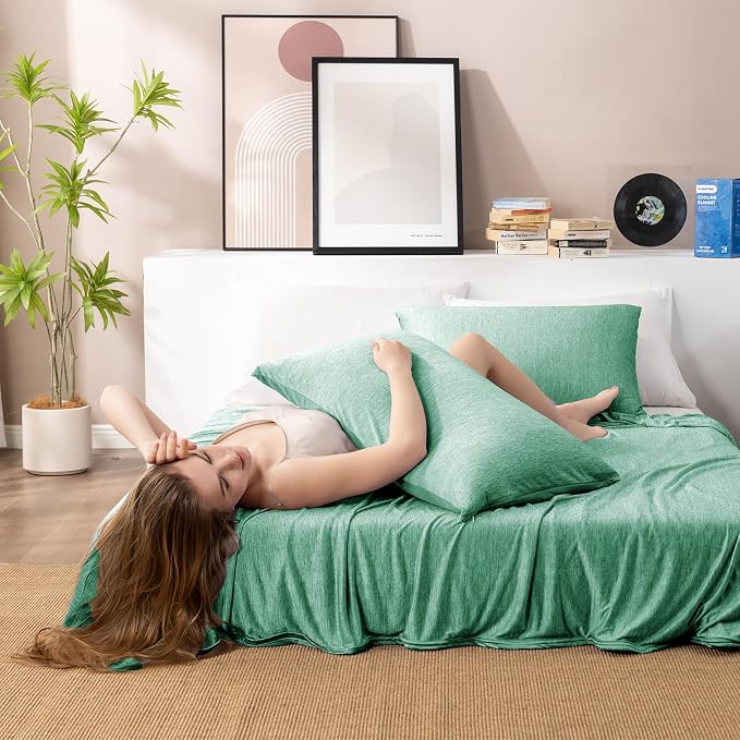 HOMFINE Cooling Blanket for Hot Sleepers - Image 8