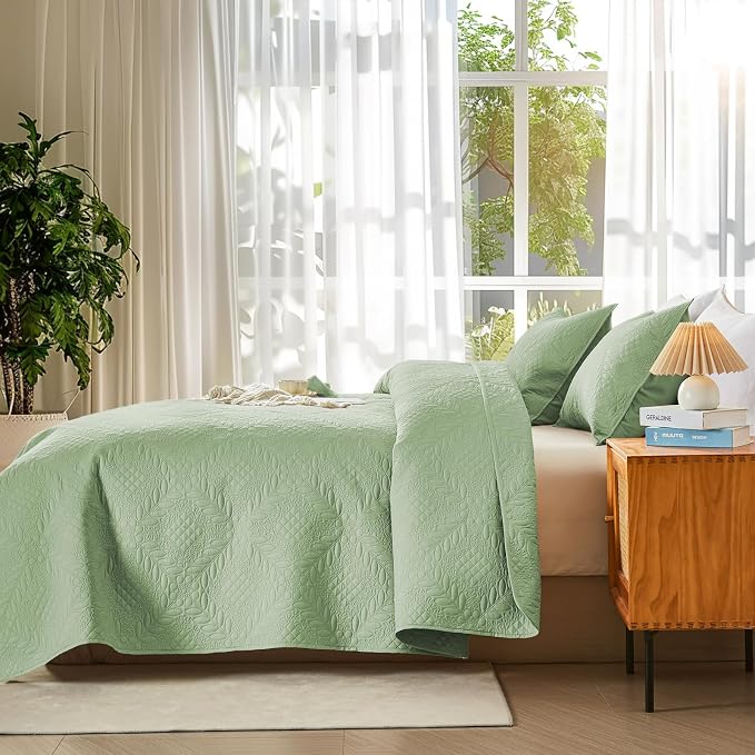 FLYMME Twin Quilt Set, Sage Green Lightweight Bedspreads, Vintage Olive Leaf - Image 3