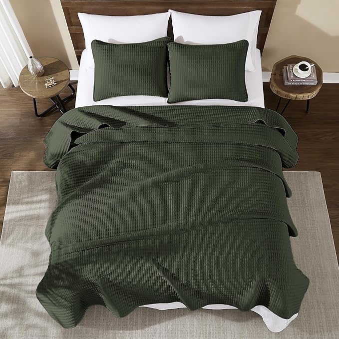 WRENSONGE King Size Quilt-3 Pieces Lightweight Bedspreads Dark Green King Quilt - Image 3