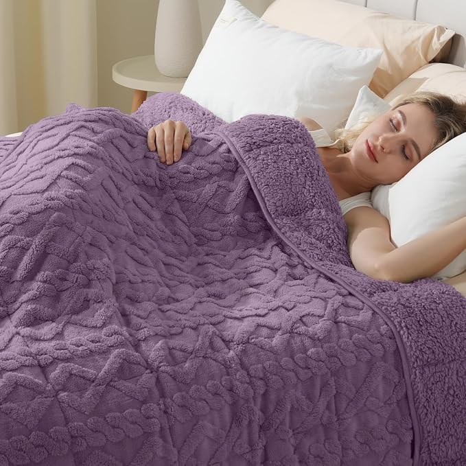 Super Fuzzy Soft Sherpa Fleece Weighted Blanket, 20 lbs Dual Sided Fluffy Heavy - Image 9