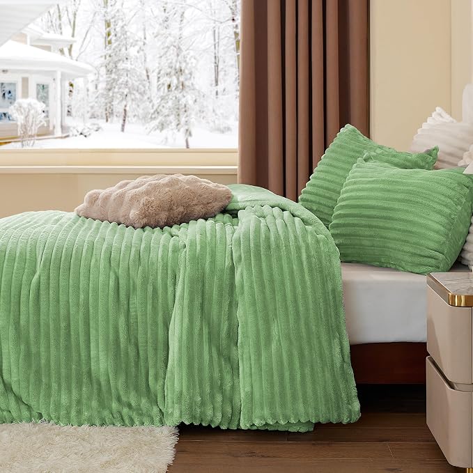 BEDELITE Fleece Full Comforter Set -Super Soft & Warm Fluffy Green Bedding - Image 4