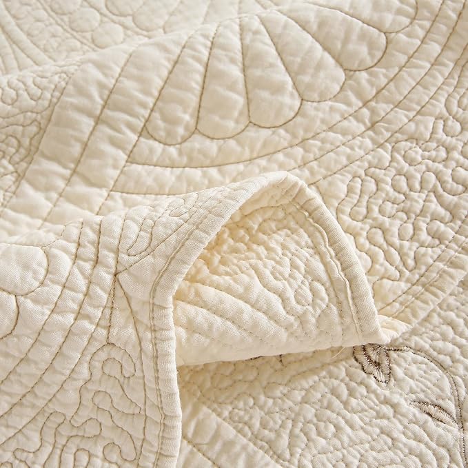 ROOMLIFE Quilt Set King Beige Classical 3D Floral Embroidery Pattern 3-Piece - Image 9