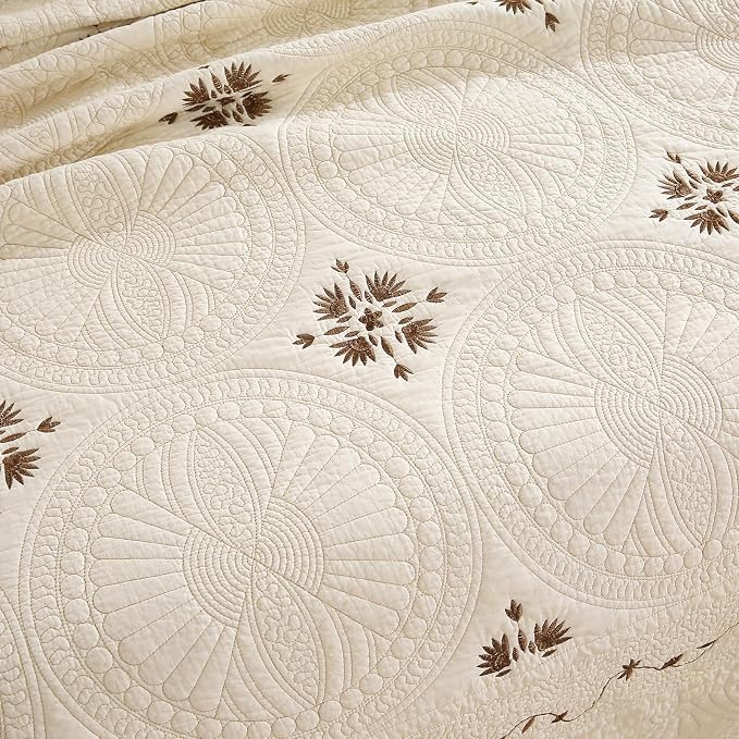 ROOMLIFE Quilt Set King Beige Classical 3D Floral Embroidery Pattern 3-Piece - Image 4