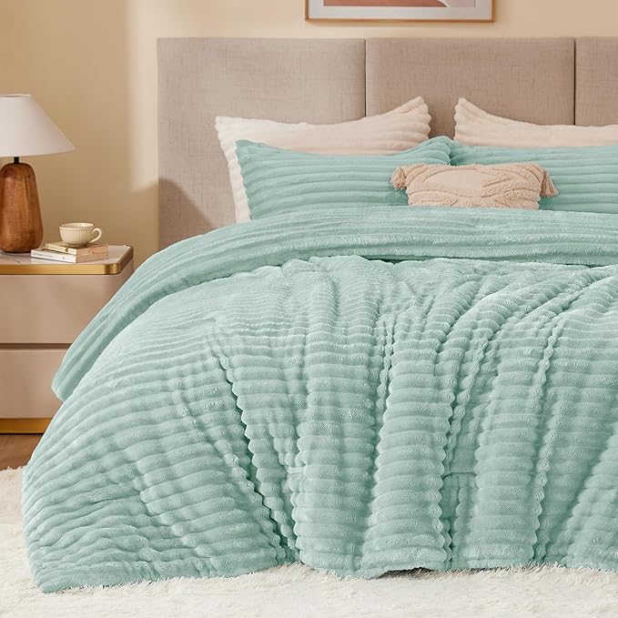 BEDELITE Fleece King Comforter Set -Super Soft & Warm Fluffy Light Green Bedding by BEDELITE