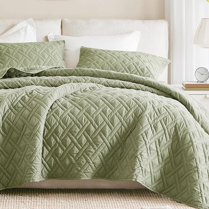 Comfort Spaces Queen Quilt Set Modern Reversible Diamond Coverlet Queen Bedding by ComfortSpaces