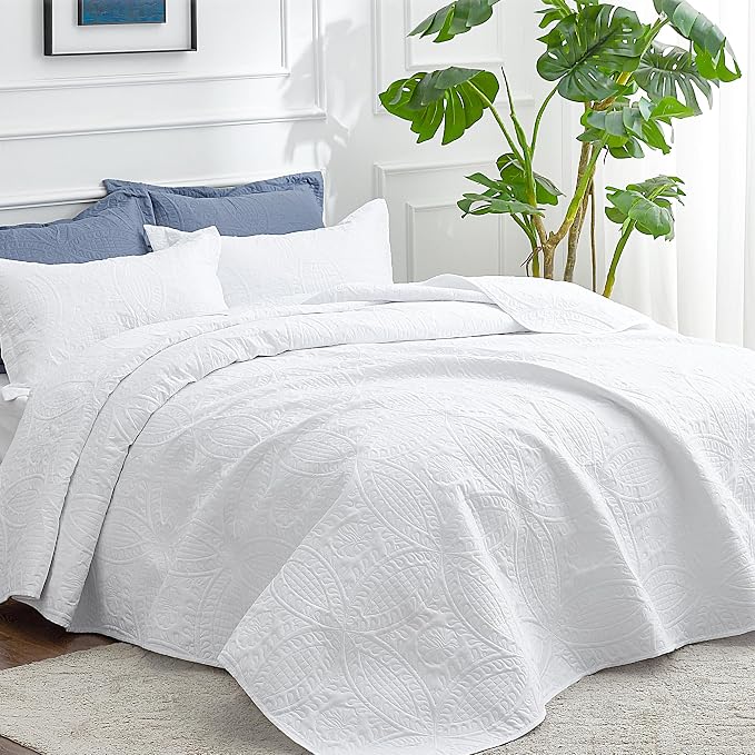 Love's cabin California King Size Quilt Bedding Set White Bedspreads - Image 2
