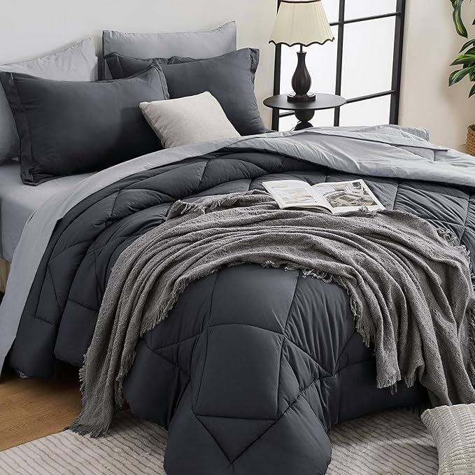 HEVUMYI Cali-King Comforter Set by HEVUMYI