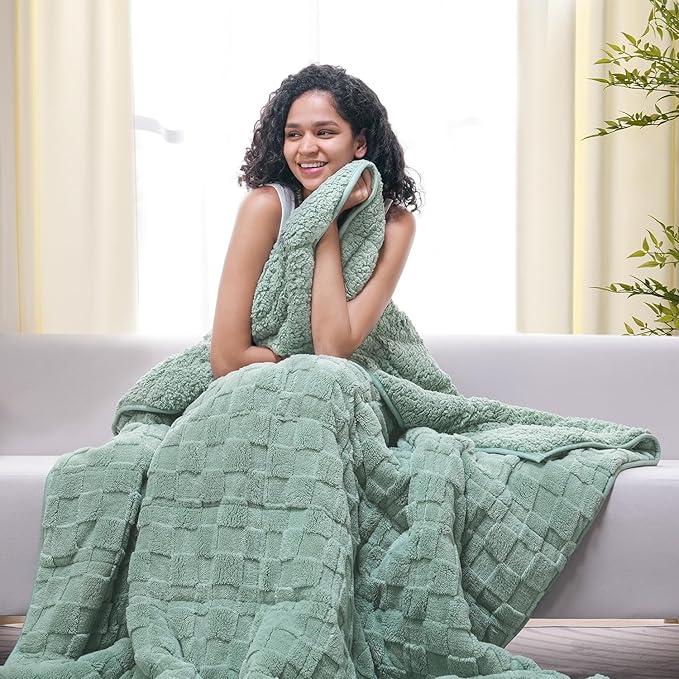 Drewin Weighted Blanket Full Size 15 Pounds, Ultra-Soft Fluffy Jacquard Sherpa - Image 7