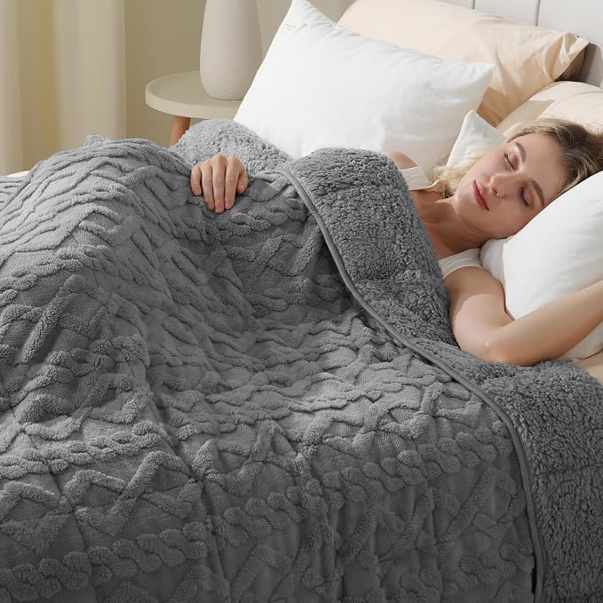 Super Fuzzy Soft Sherpa Fleece Weighted Blanket, 20 lbs Dual Sided Fluffy Heavy - Image 9