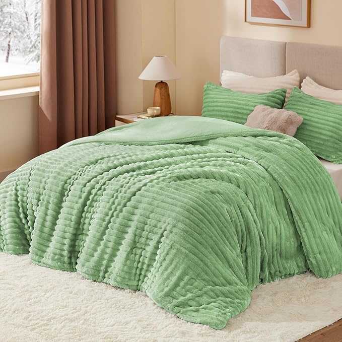 BEDELITE Fleece Full Comforter Set -Super Soft & Warm Fluffy Green Bedding - Image 2