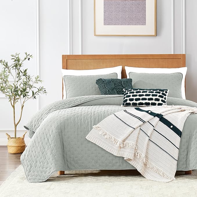 ROARINGWILD King Size Quilt Bedding Sets by ROARINGWILD